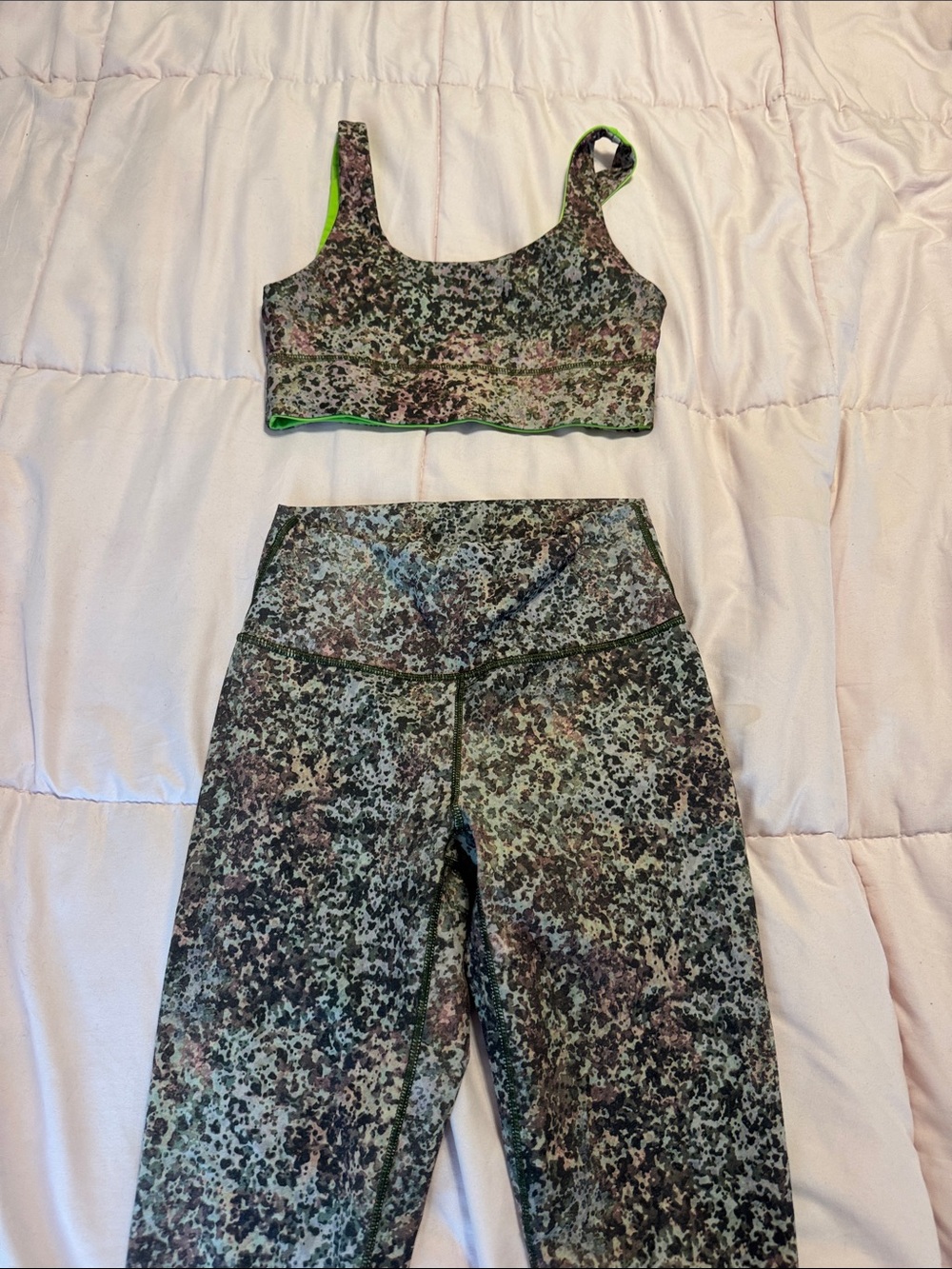 Fabletics Green Speckle High-Waist Leggings & Sports Bra Set
